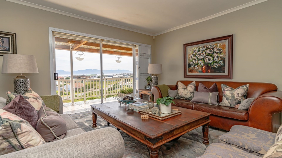 3 Bedroom Property for Sale in Perlemoenbaai Western Cape